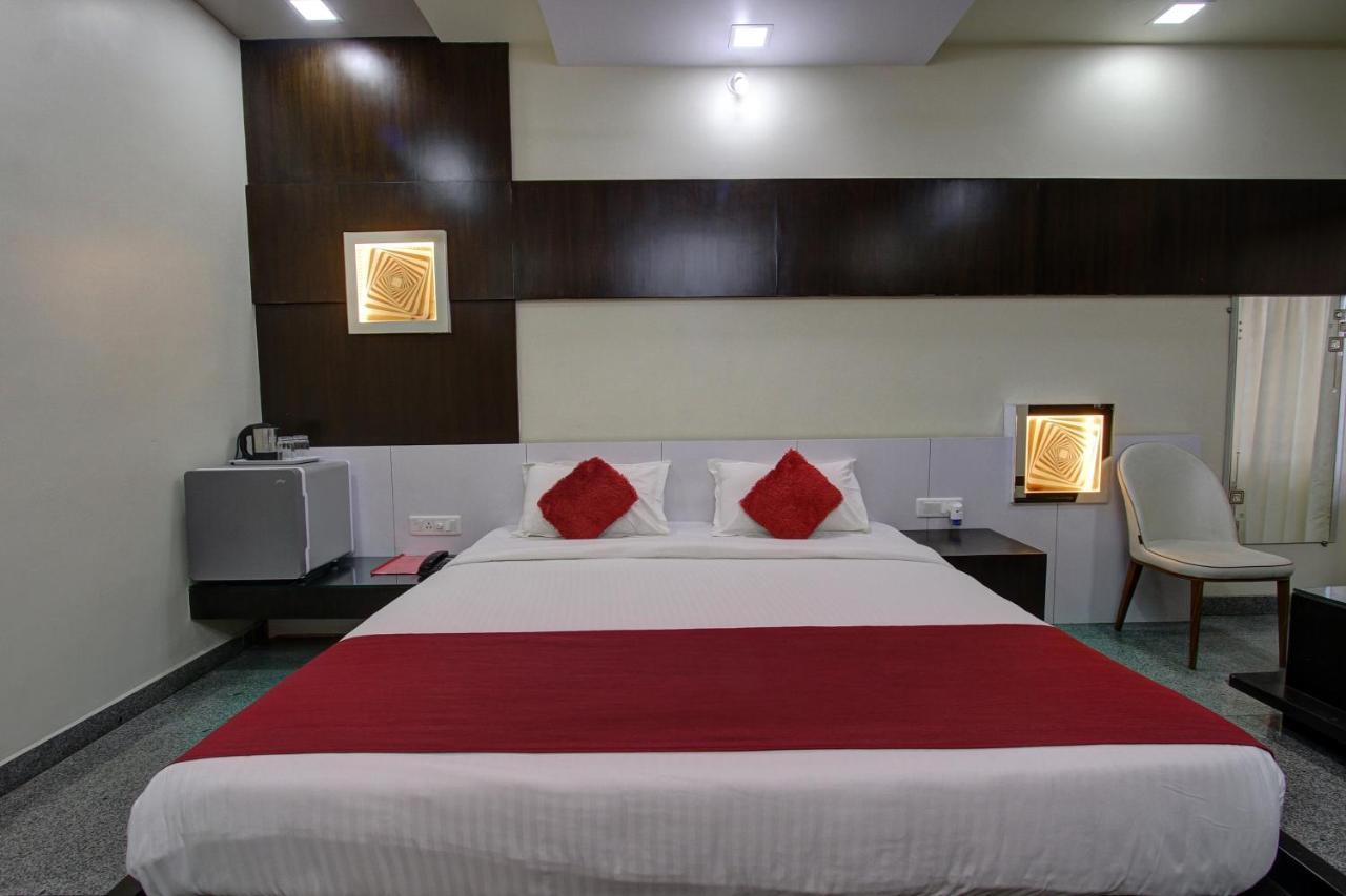 Hotel Le Grande Bijāpur 外观 照片